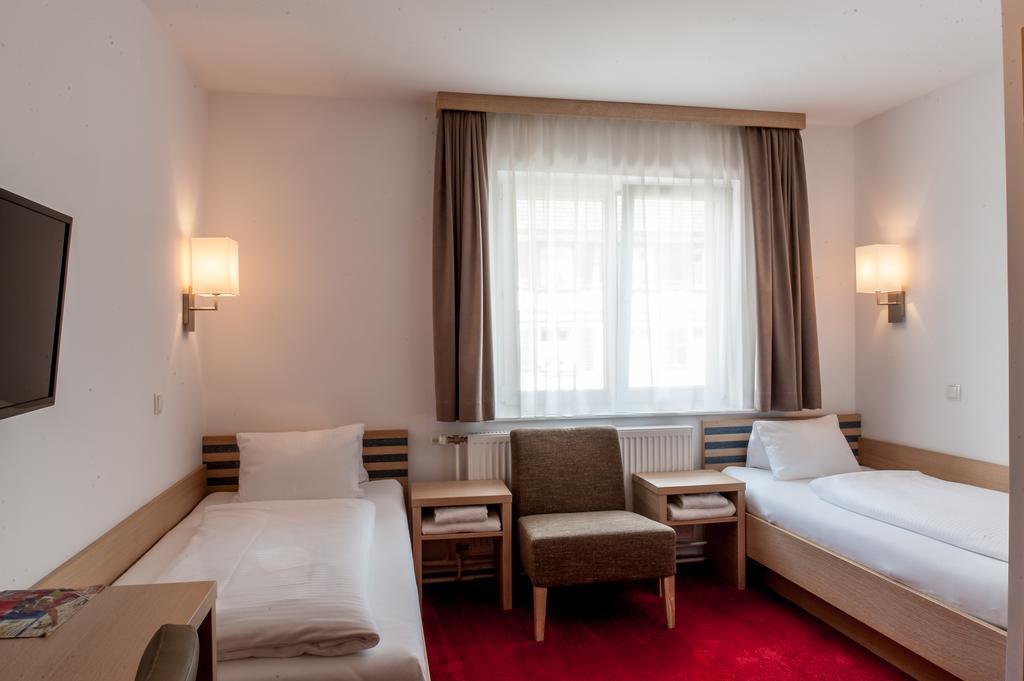 Gastehaus Brugger Bed & Breakfast Bregenz Room photo