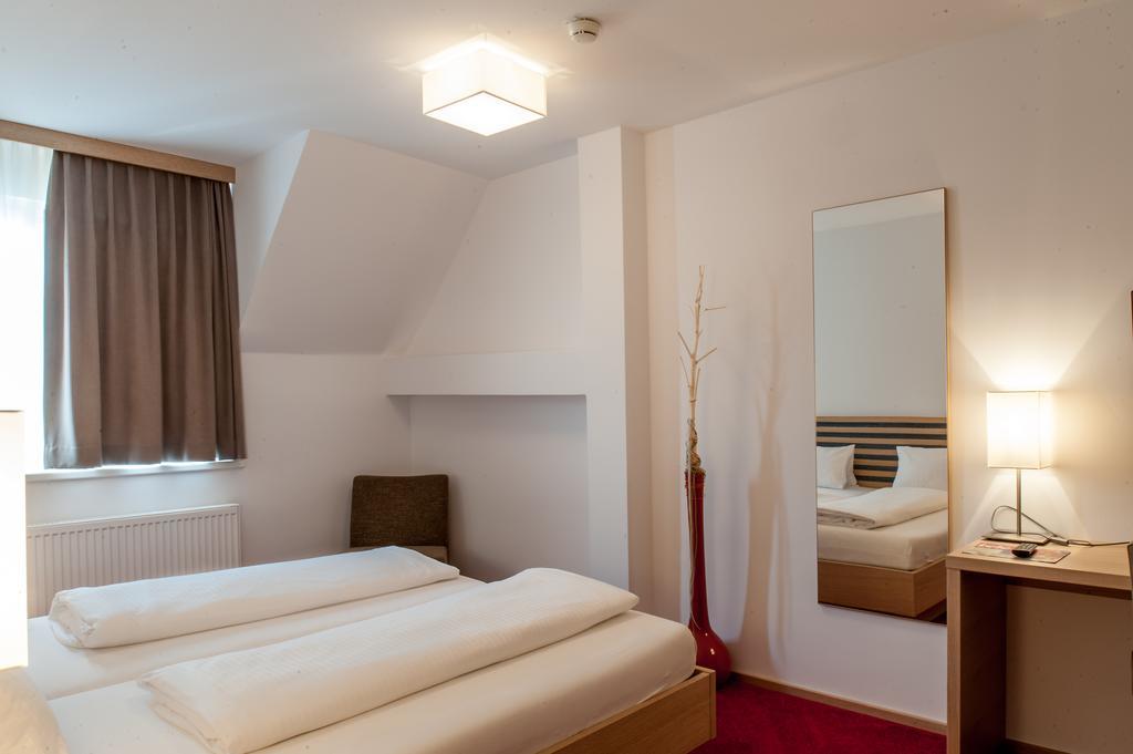 Gastehaus Brugger Bed & Breakfast Bregenz Room photo