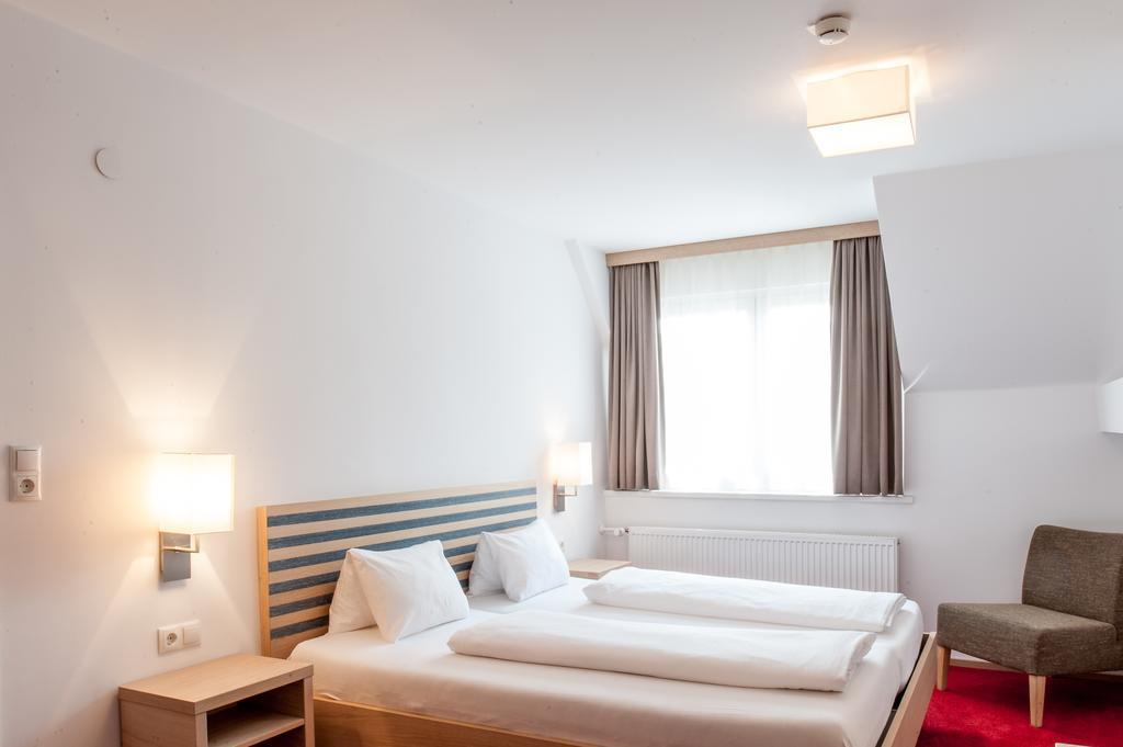 Gastehaus Brugger Bed & Breakfast Bregenz Room photo