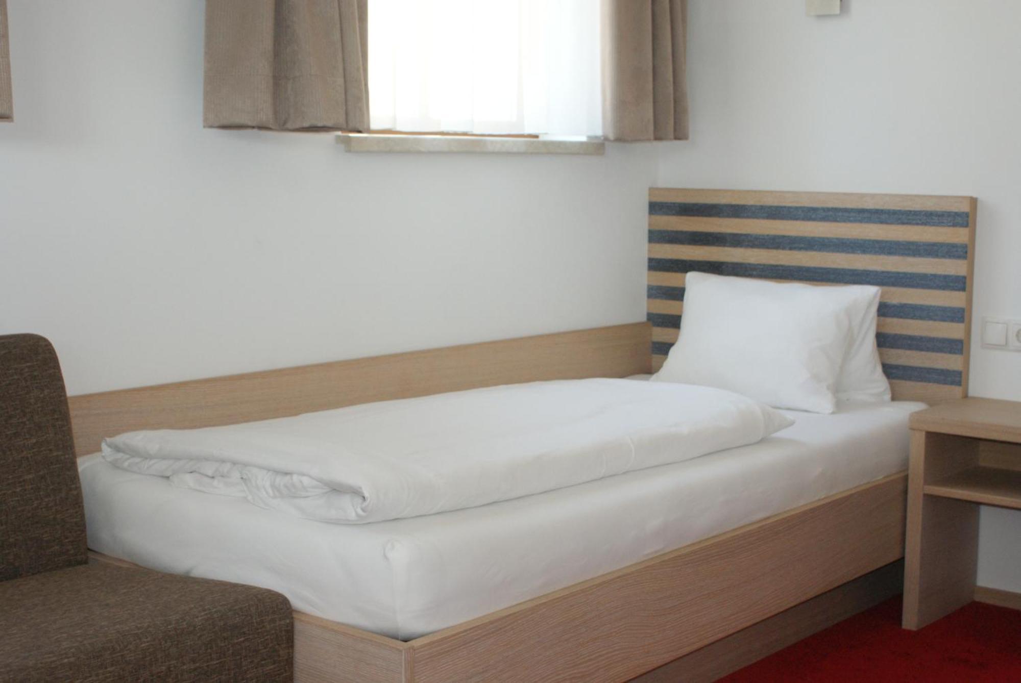 Gastehaus Brugger Bed & Breakfast Bregenz Room photo